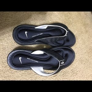 Nike flip flop